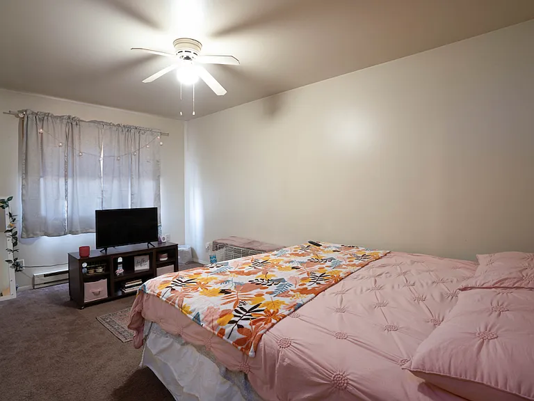 949 E Joliet St #7 — Photo 6