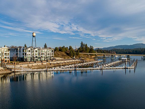 5th image of 447 W Waterside Dr APT 401
