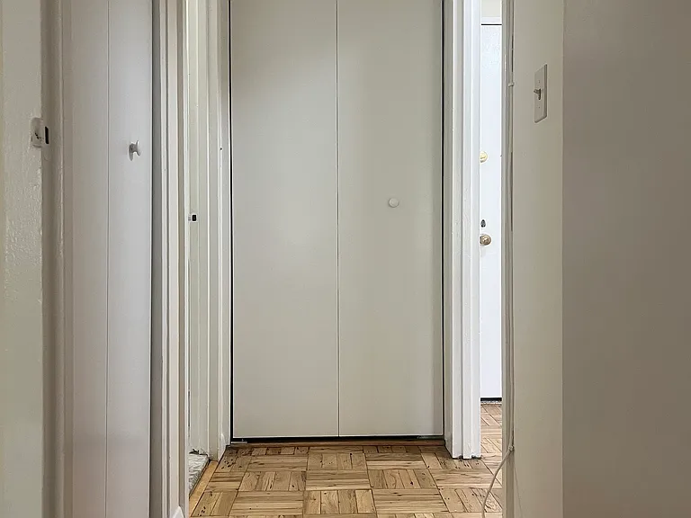140 Grove St #1D — Photo 16