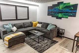 2 bed, 1.0 bath, 916 sqft, $2,850 — Photo 2