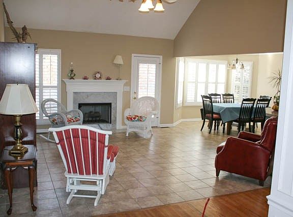 4th image of 7007 Vineyard Ln