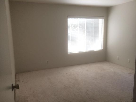 Bed room with two windows