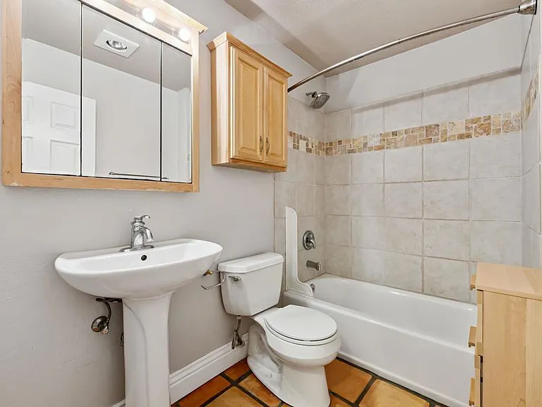 4775 Seminole Dr #105 — Photo 21