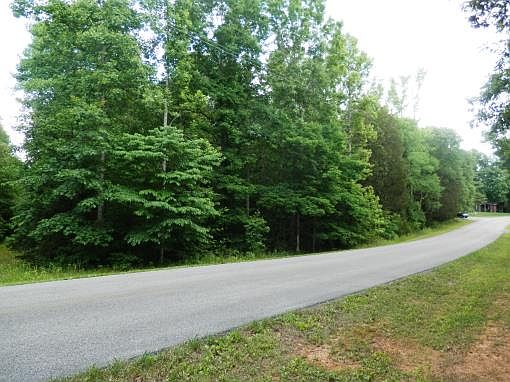 1st image of 615 Highland Trl