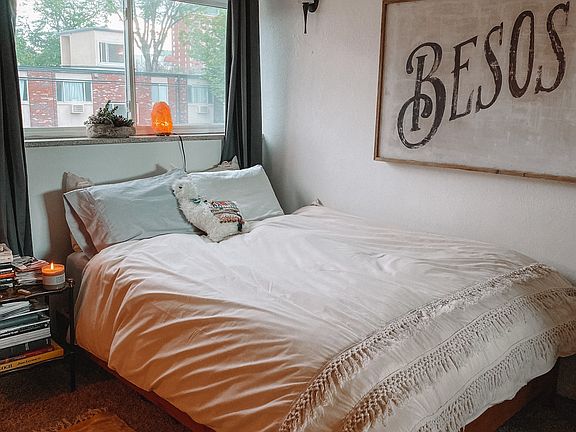 4th image of 33 N Corona St APT 301