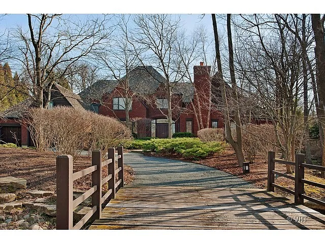 260 Cary Ave photo 1