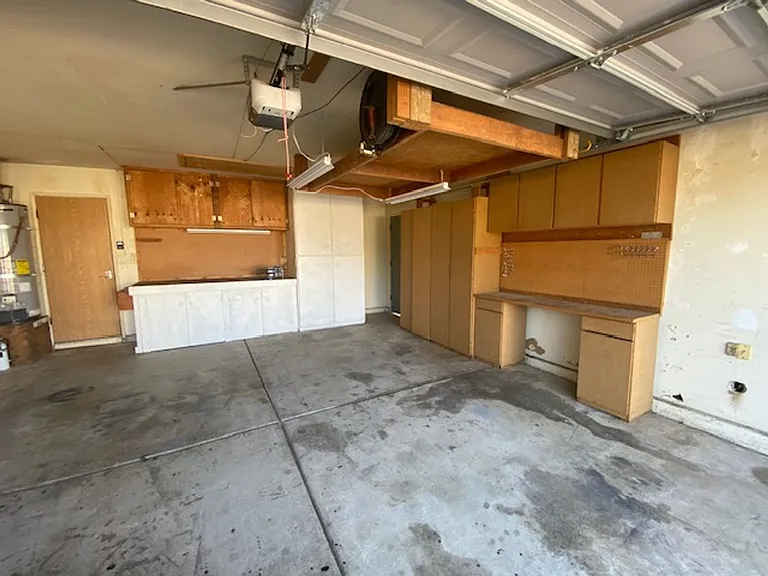 561 Amanda Ct — Photo 42
