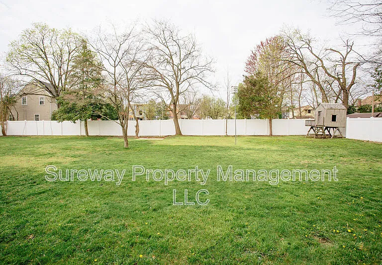 20 Coates St — Photo 42