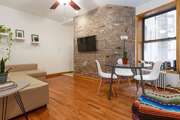 Rented by Compass | media 7