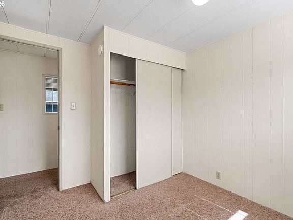 4th image of 1566 Laura St