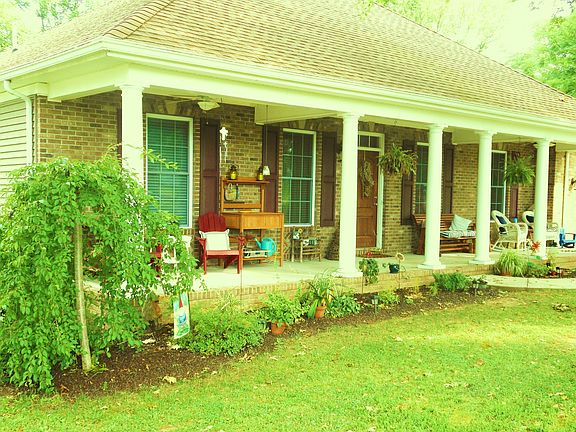 2nd image of 107 W Beechwood Dr