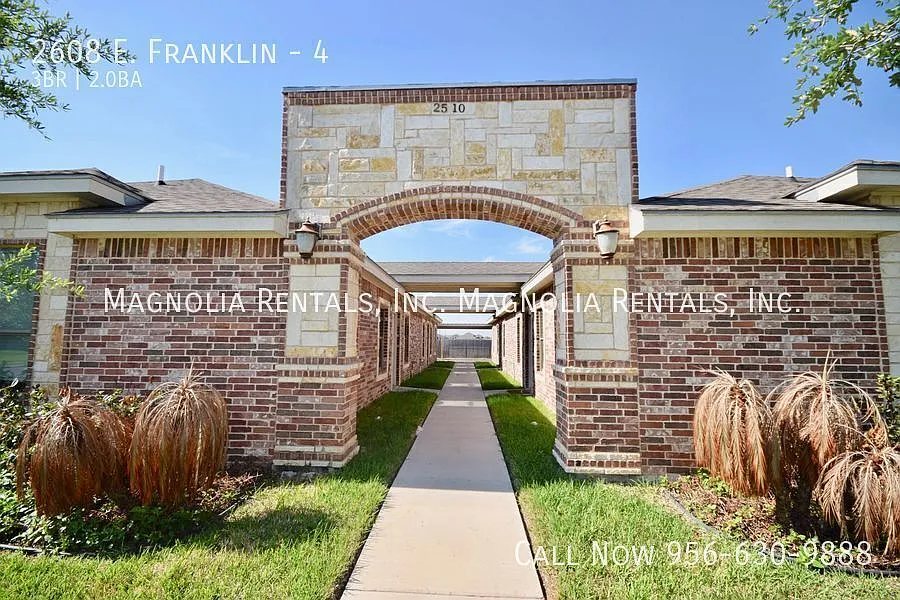 Building Photo - 2608 E Franklin Ave #4
