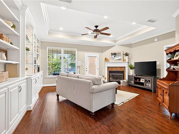 5th image of 1628 Ashmoor Dr W