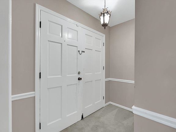 3rd image of 508 Royal Oak Dr