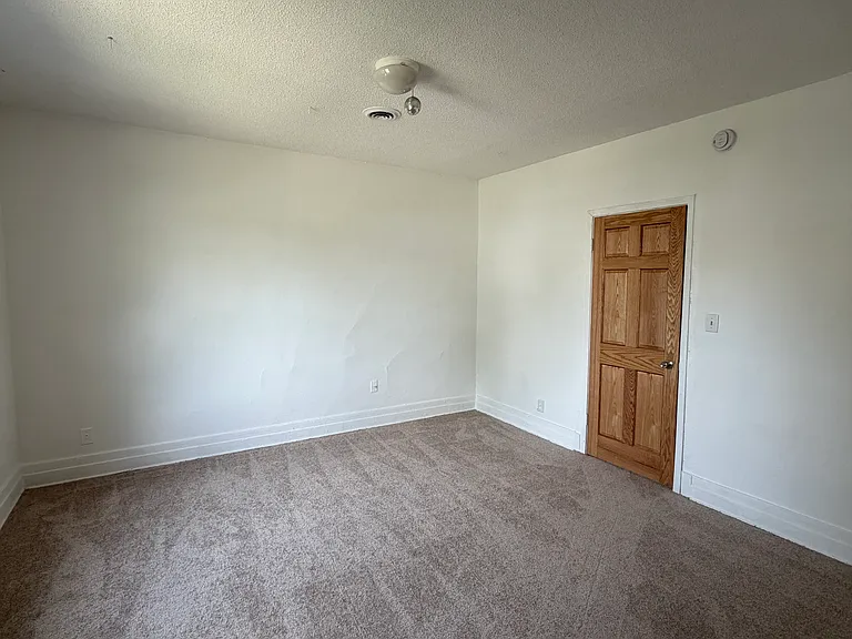 850 Edmund Ave — Photo 4