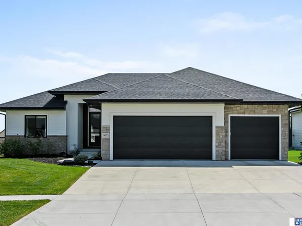 9005 Rock River Rd, Lincoln, NE 68520