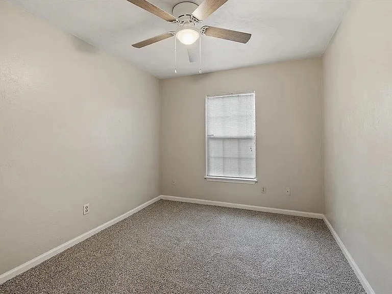 1346 Hancock St #B — Photo 20