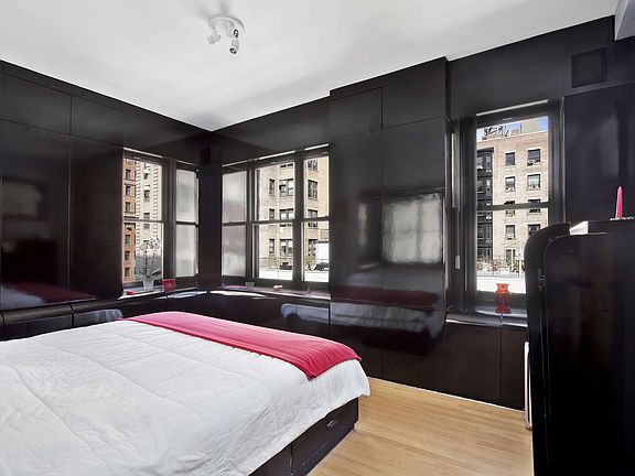 4th image of 250 W 75th St APT 8B