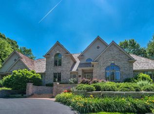 19385 Buckingham Pl, Brookfield, WI 53045