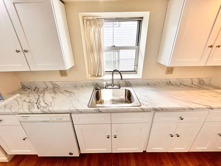 287 Saint John St #4 — Photo 7