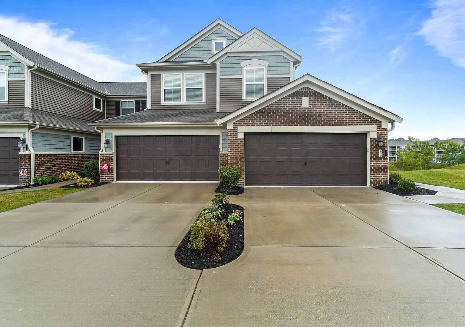 Available Now! 3BR Condo with lots of amenities. — Photo 2