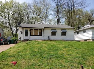 9733 Medford Dr, Saint Louis, MO 63136