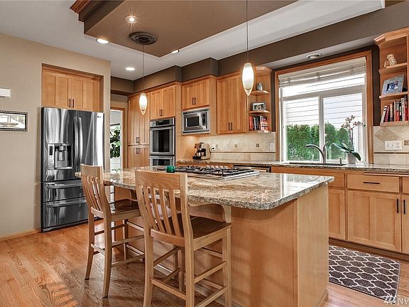 4th image of 20566 NE 33rd Ct