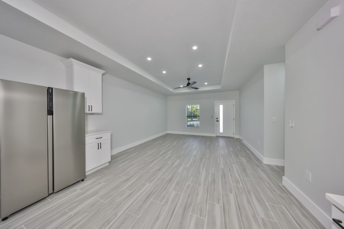 next background image