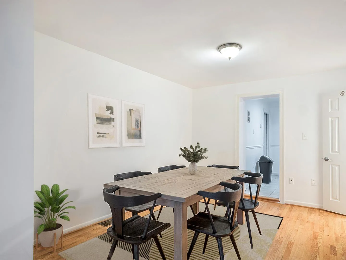 Brilliant Near Northeast home by H Street Corridor — Photo 3