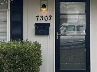 7307 Springfield St, Prairie Village, KS 66208