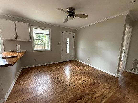 5th image of 1903 Farrior Ave SE