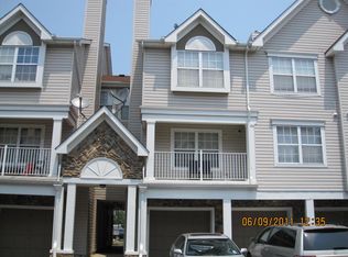 15 Wilmbelton Ct, Edison, NJ 08820