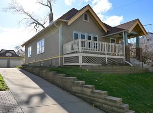 2013 E Newton Ave, Shorewood, WI 53211