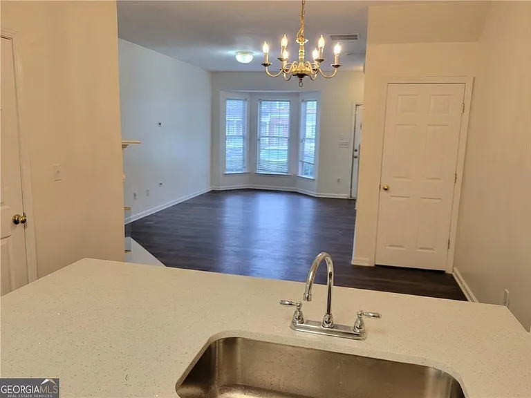 1497 Cove Creek Cir — Photo 6