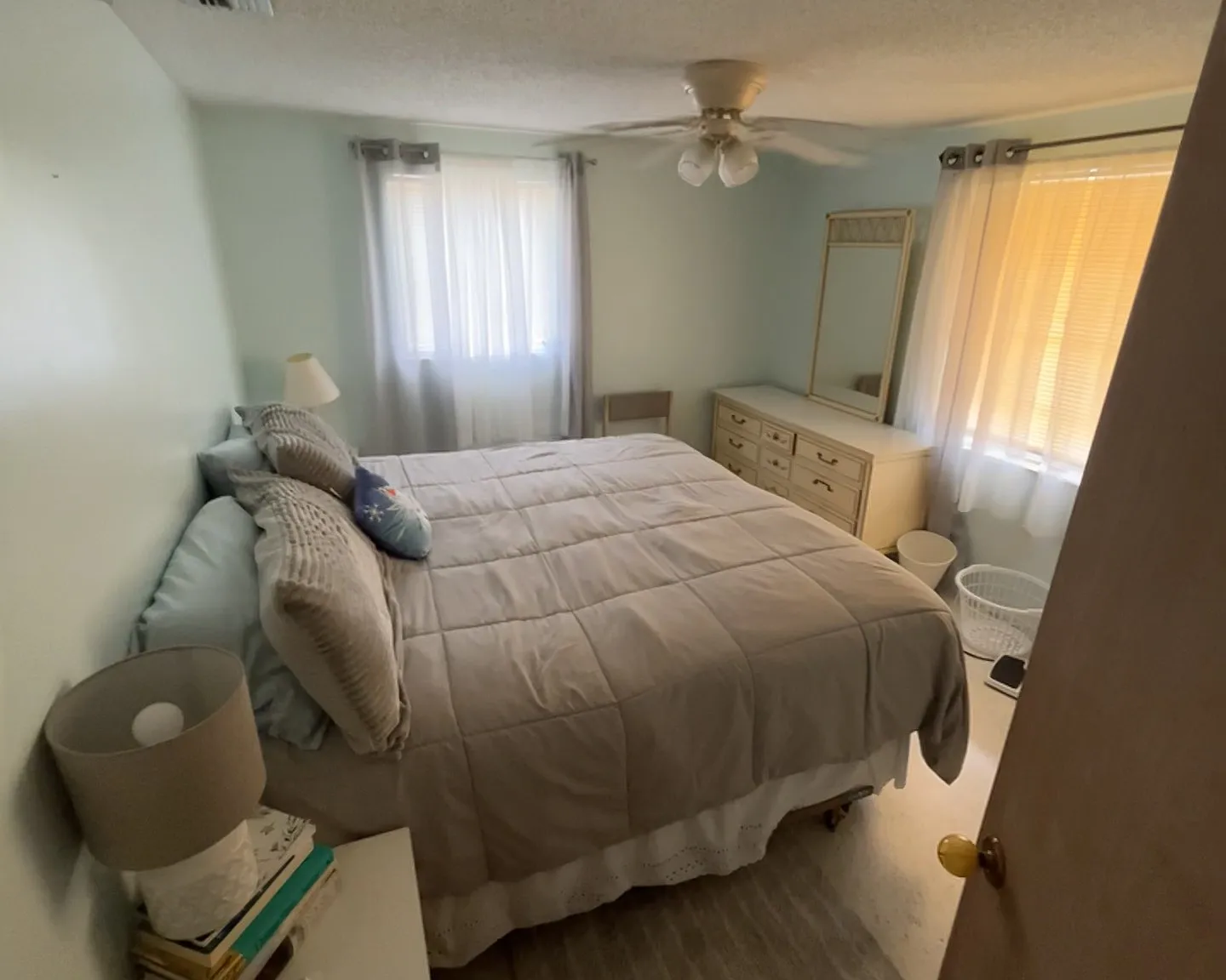 2 bed, 1.5 bath, 1028 sqft, $2,000 — Photo 2