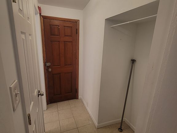 4th image of 848 N 22nd St APT 1R