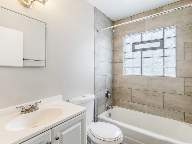 147 S Grand Ave #2 — Photo 8