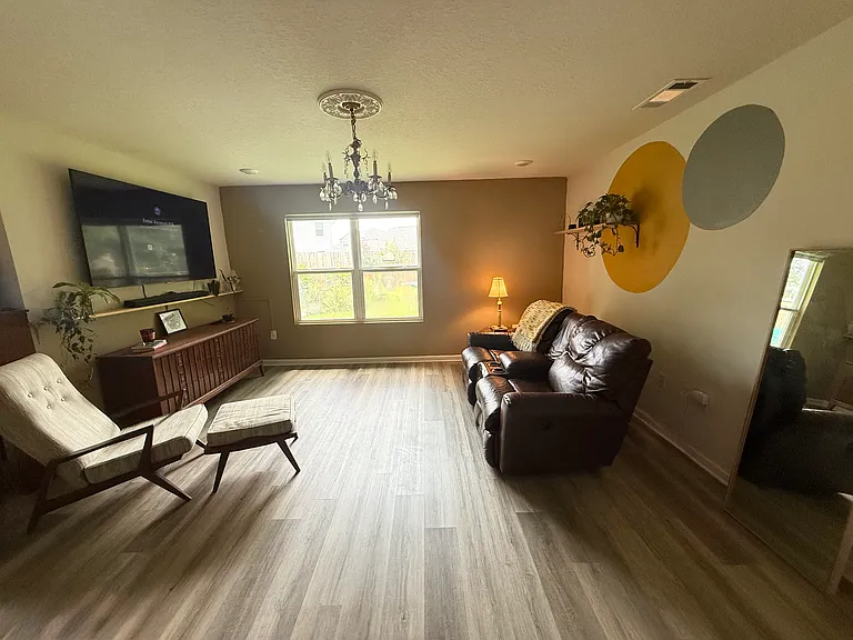5482 Peach Dr — Photo 1