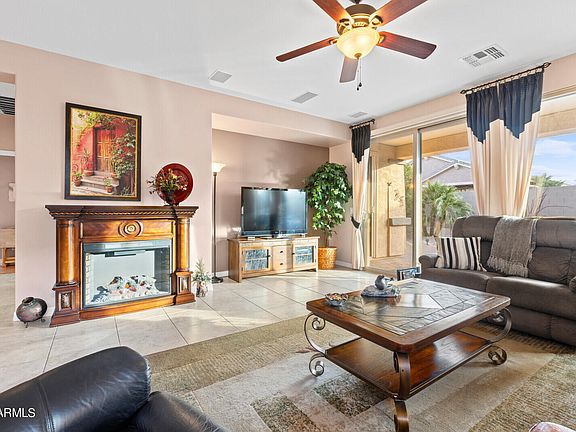 2nd image of 259 W IRONHORSE Lane