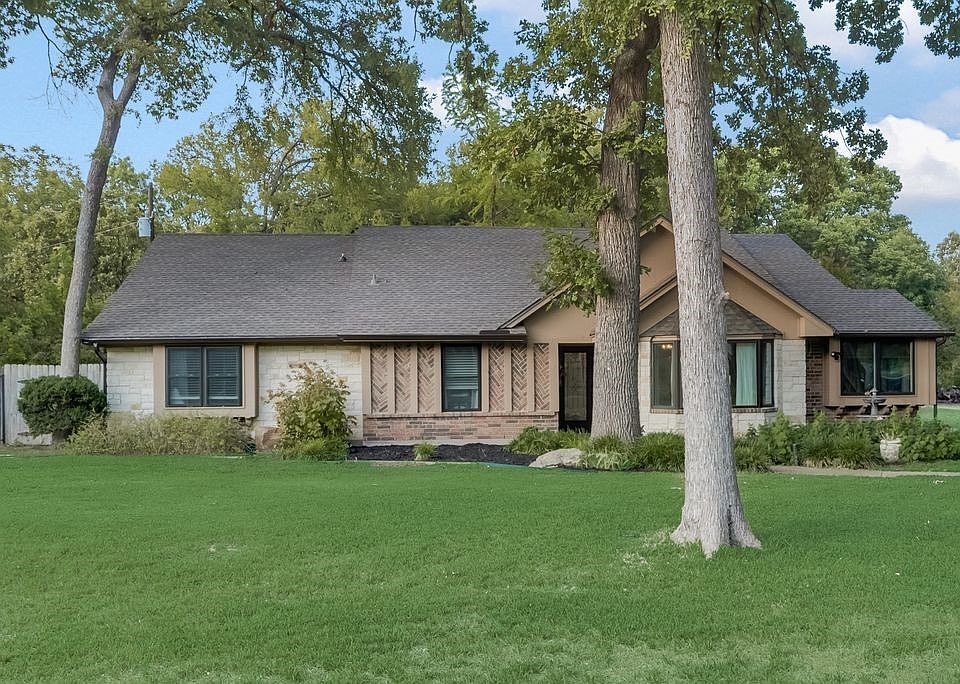 107 Forest Brook St, Oak Leaf, TX 75154 Zillow