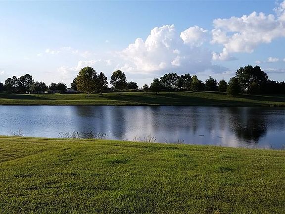 4th image of 3504 Somerset Cir