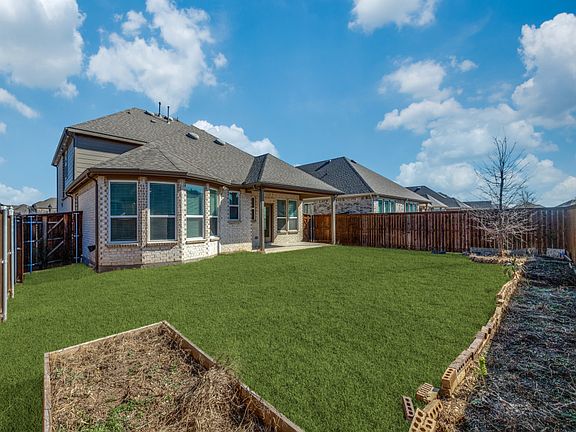 2nd image of 5625 Merchant Dr