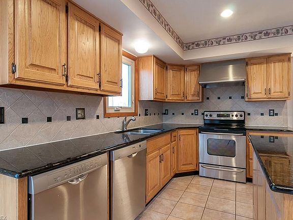 5th image of 29800 Hilliard Oak Ln