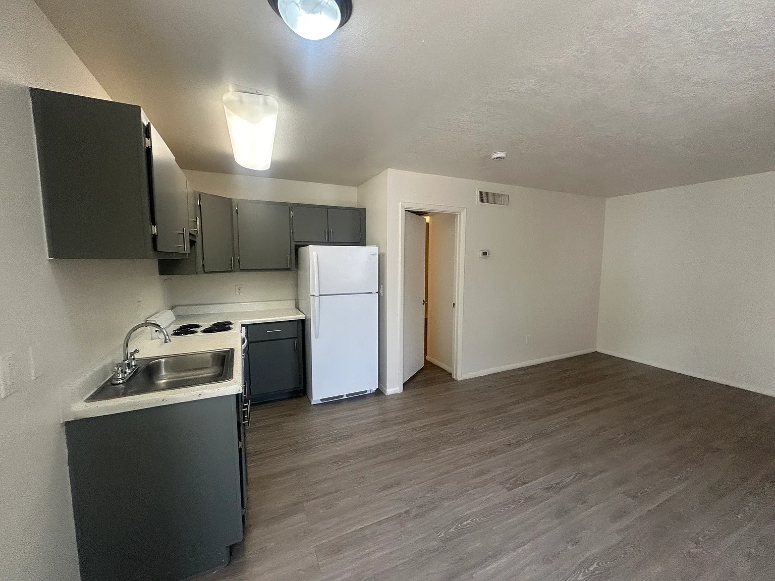 The Grove Apartments — Photo 3