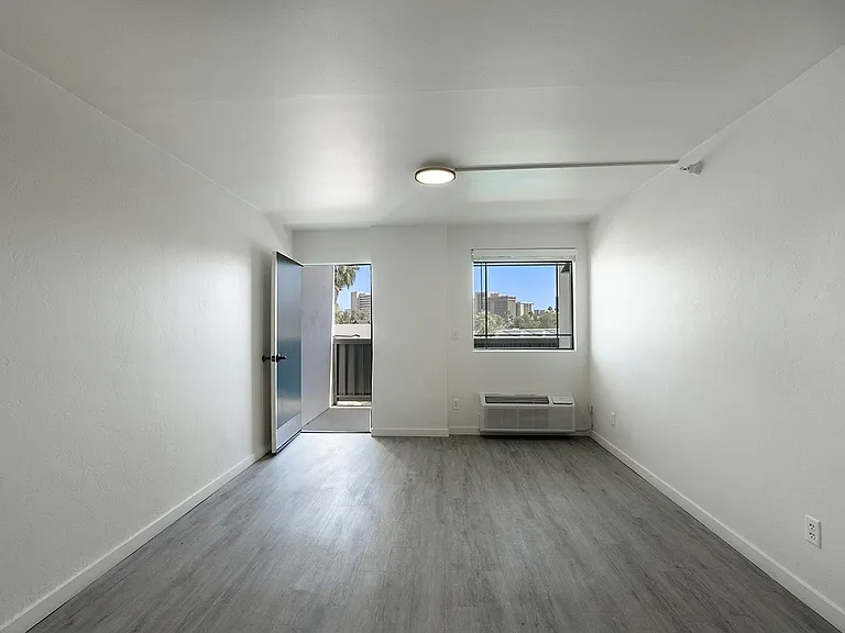 Presidio Palms Apartments — Photo 45