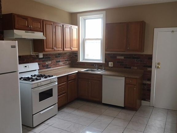 4th image of 515 N Lincoln St