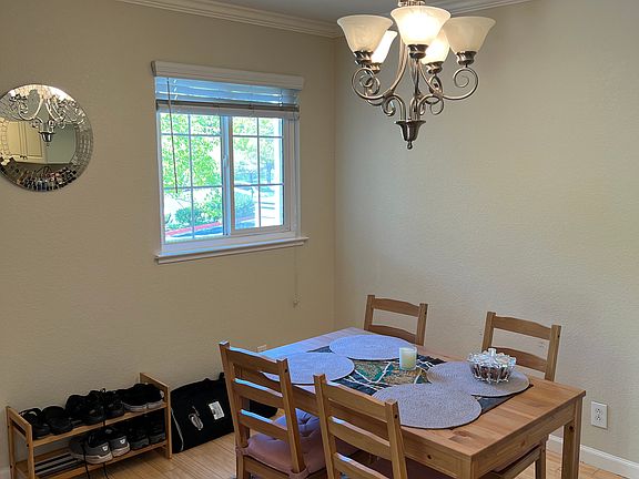 5th image of 560 Canyon Oaks Dr APT E
