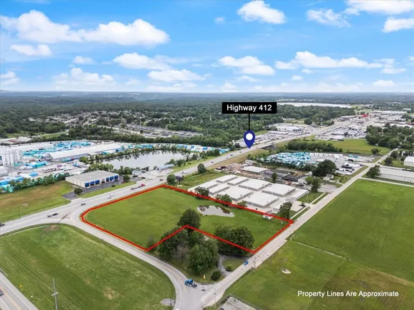 W 412th Hwy, Siloam Springs, AR 72761