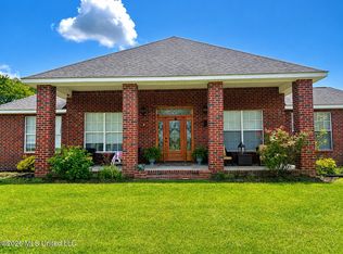 24 Jennie Ln, Picayune, MS 39466