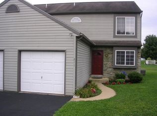 211 Parklawn Ct, Lancaster, PA 17601
